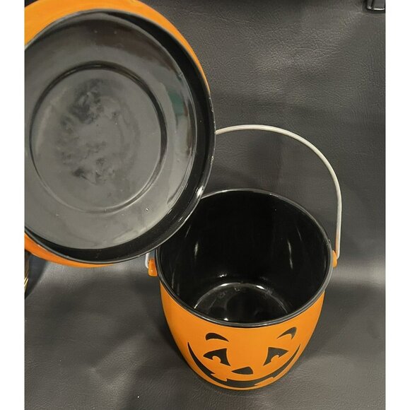 HALLMARK HALLOWEEN Orange Enamelware Pumpkin Jack-O-Lantern Metal Pail 10" w/LID - Picture 5 of 10